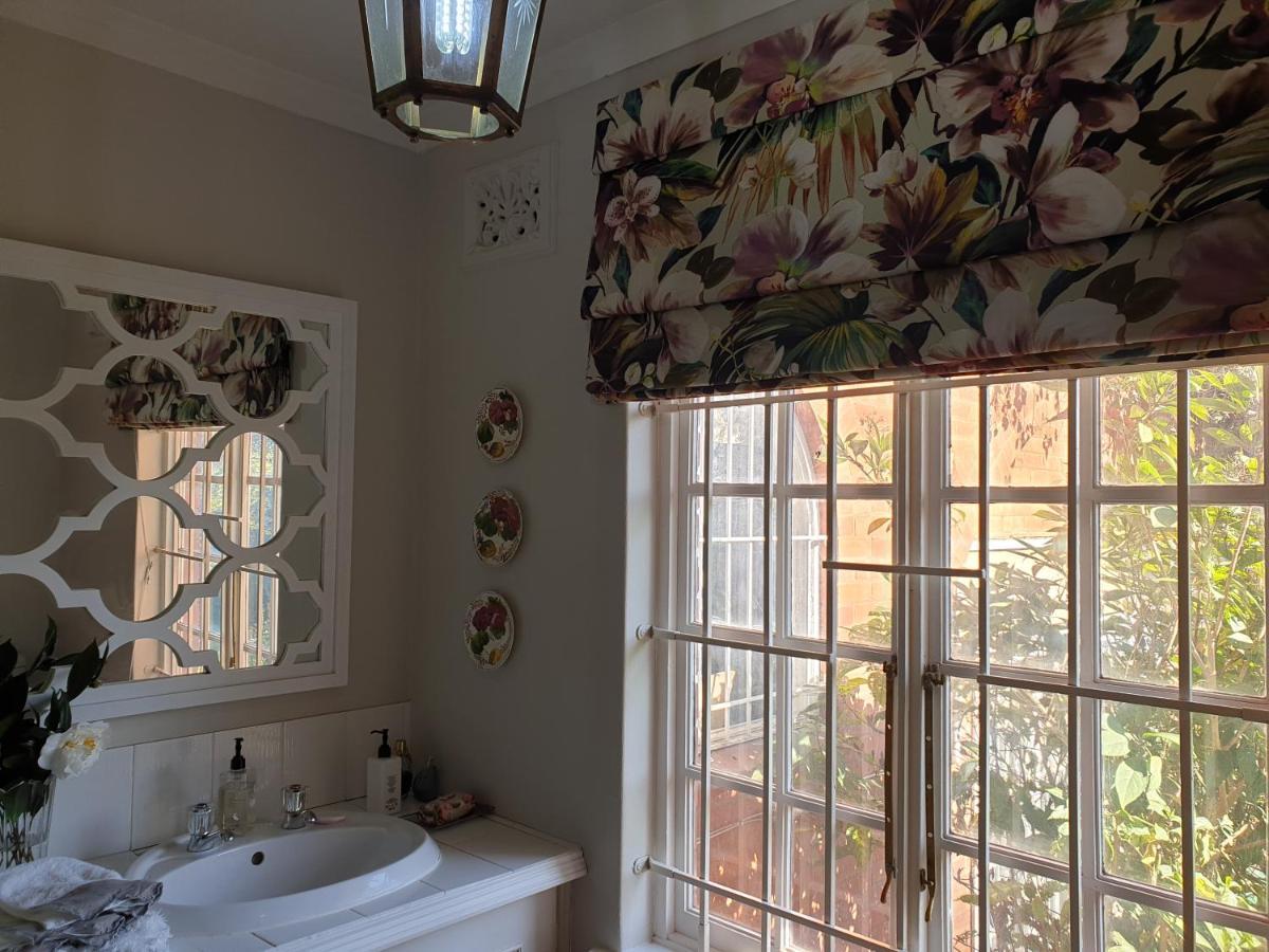18 Pioneer Bnb Kloof Exteriör bild